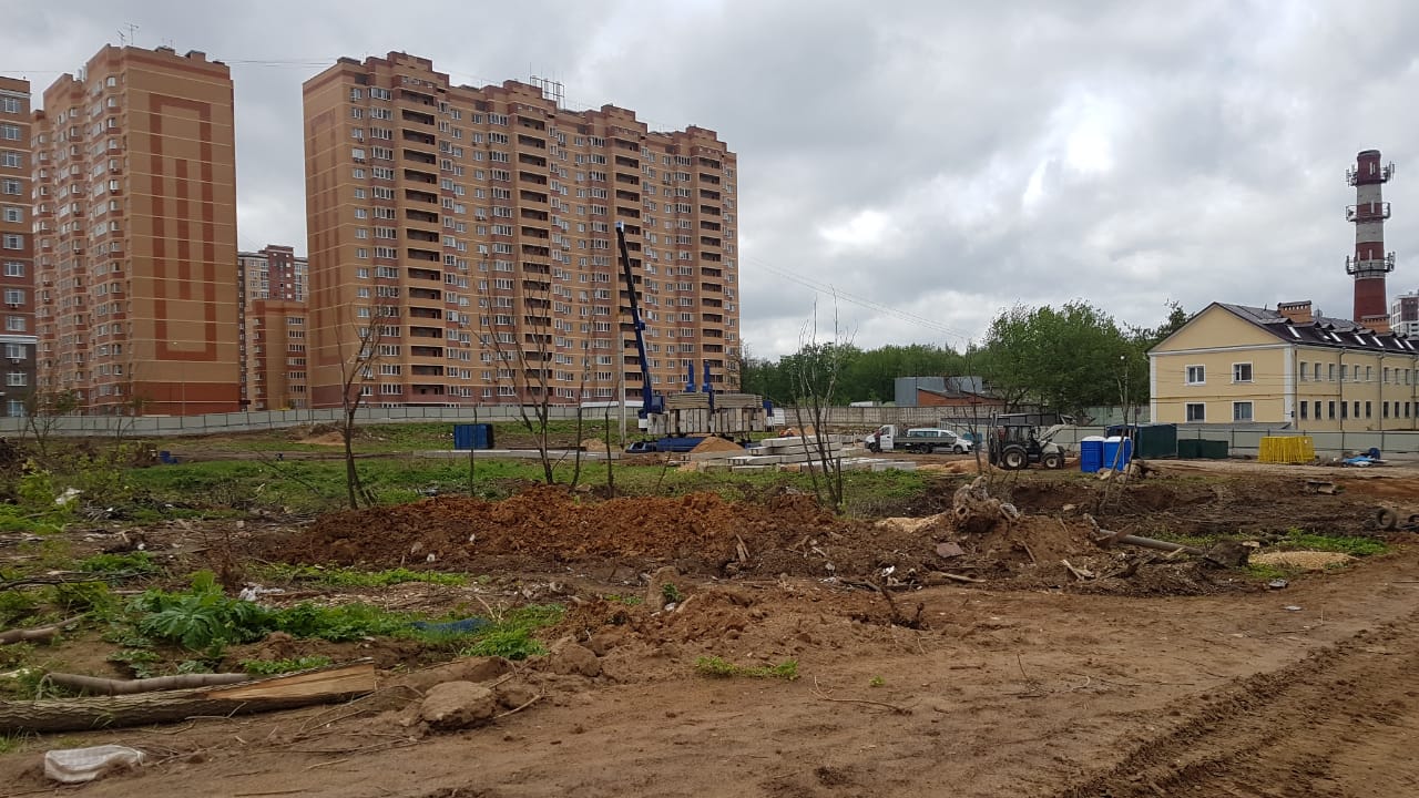 На стройплощадке ЖК «Аквилон PARK» в Москве началось погружение пробных свай для динамических испытаний