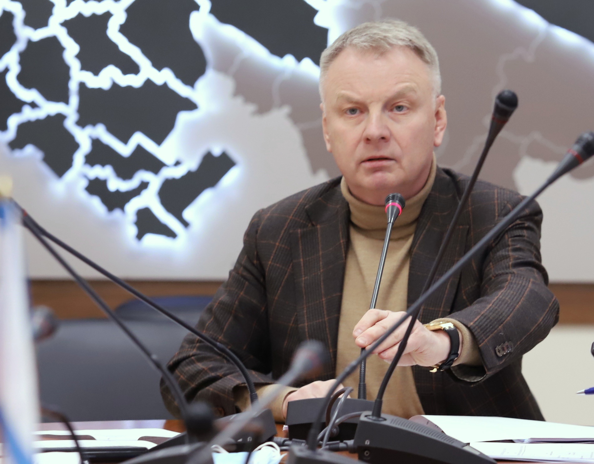 Александр Фролов: Архангельская область продолжит участие в федеральных программах расселения аварийного жилья
